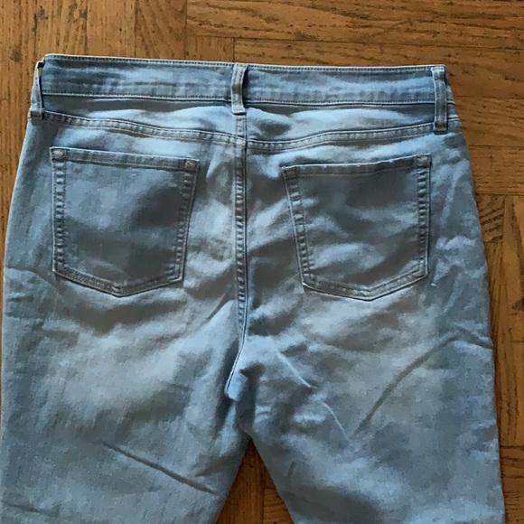 GAP LIGHT WASH JEANS (12/31) - Picture 11 of 11